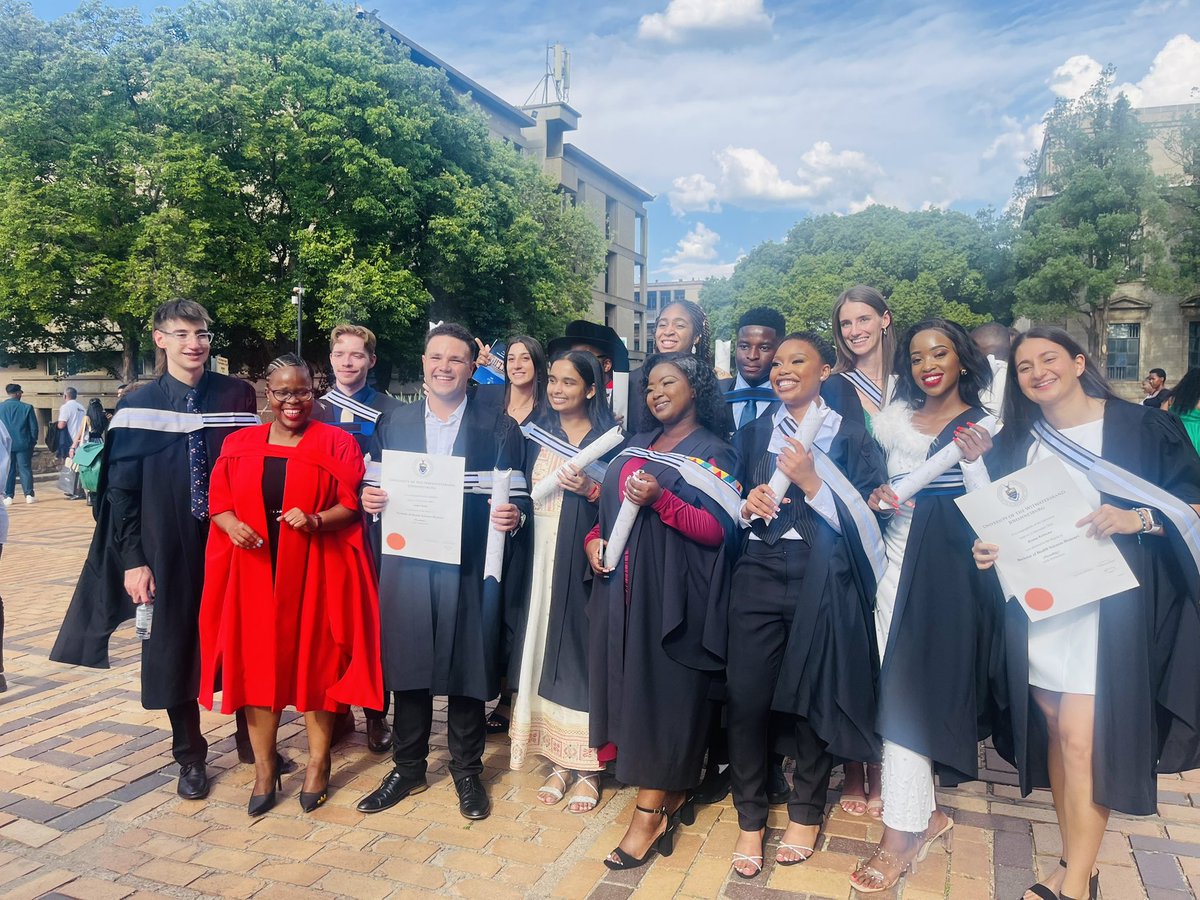 kaystarz's tweet photo. Congratulations to our @WitsUniversity #SchoolOfPhysiology Hons students who graduated today๐ฅณ๐ฅณ๐ฅณ #WitsGrad We are happy and Proud of you๐๐พโค๏ธ๐๐ฝ๐๐ฝ๐๐ฝincluding those who missed the group photo๐Our Itumeleng Victor Mahloko graduated posthumously๐๐as his now an angel in heaven๐๐พ https://t.co/pan4rSpZLz