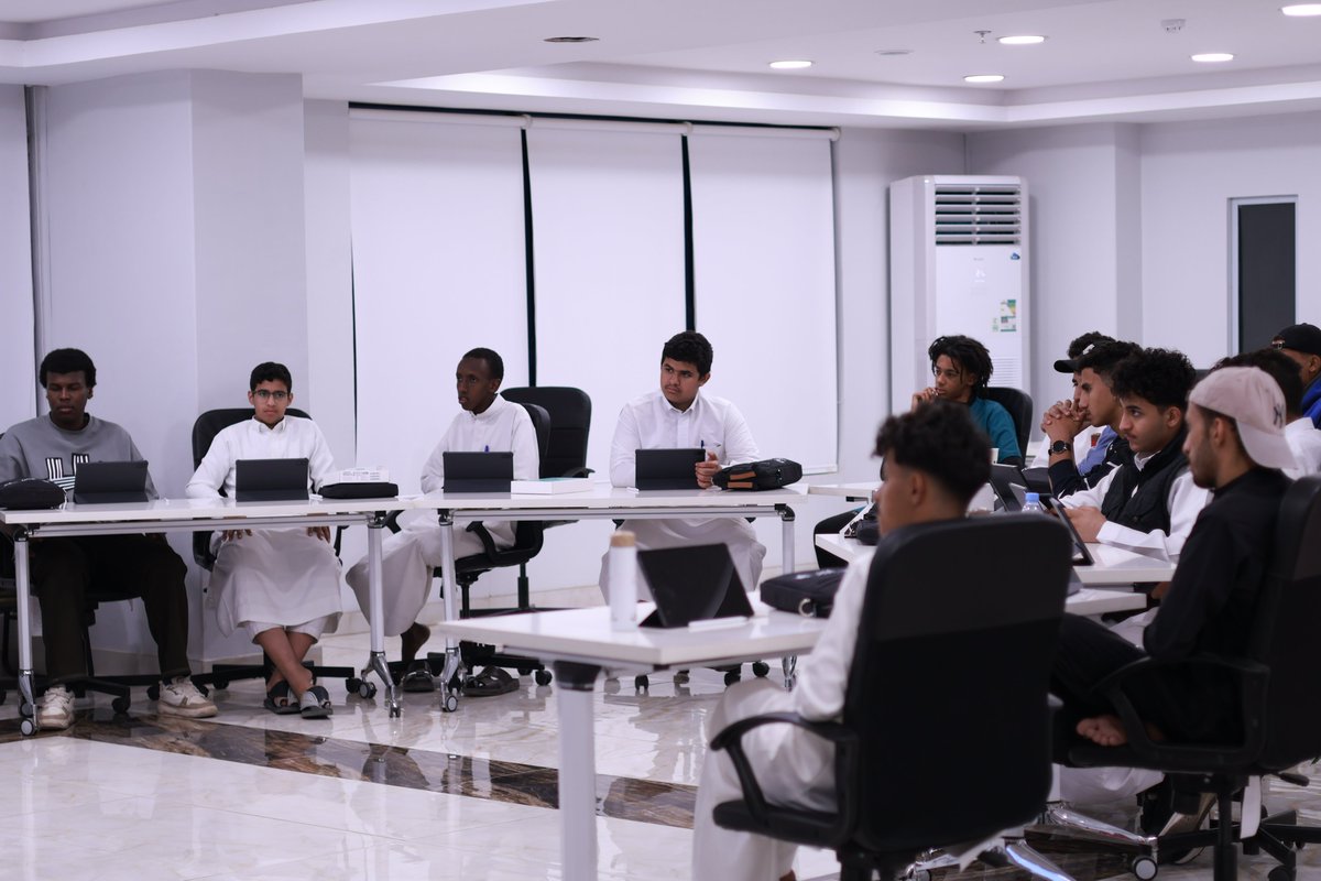 WarefMed's tweet photo. “تحليل البيانات هو مفتاح المستقبل! 🔍📊

في كارزما، نتعلم كيف نحول الأرقام إلى قرارات ذكية وقصص نجاح. 🚀✨

#كارزما #تحليل_البيانات #مهارات_المستقبل https://t.co/cQR4cEp40A