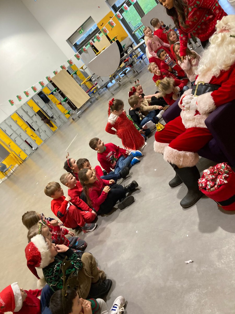 Ysgol Cwm Brombil - Primary Phase tweet media