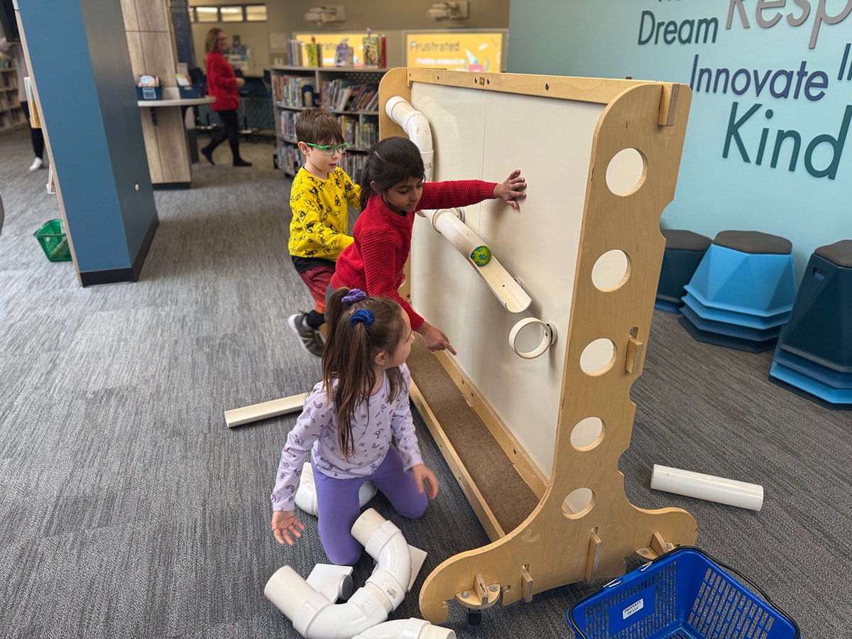 CCSD93's tweet image. Western Trails students are celebrating #HourOfCode by exploring programming basics in the IC. Using robots &amp;amp; other hands-on tools, they’re mastering algorithms, variables, conditions, sequencing &amp;amp; more. Check out these 1st graders showing off their ingenuity and teamwork!