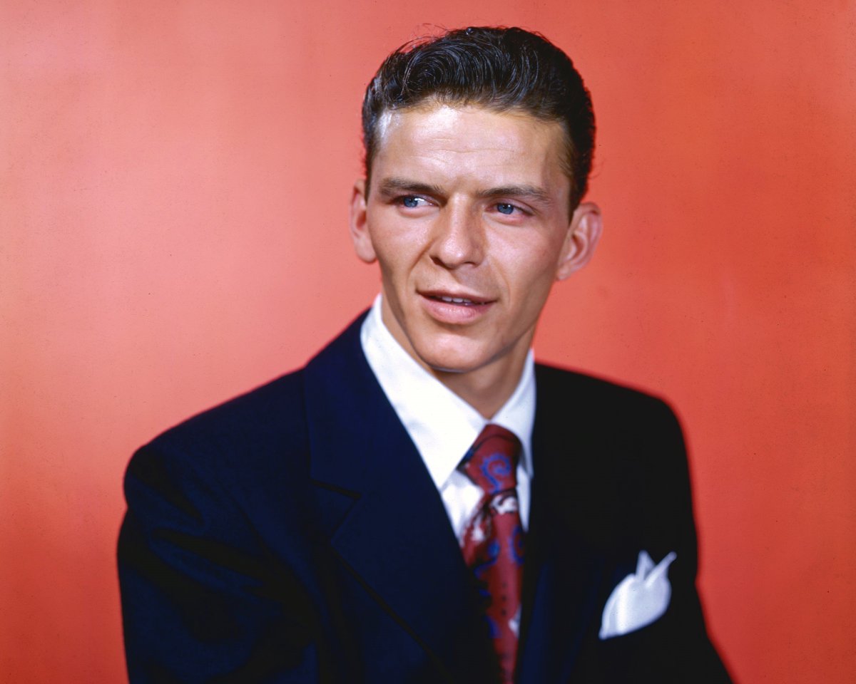 NLCarolynMuse's tweet photo. Remembering film/television actor, singer, and producer Frank Sinatra, who was born #OTD (December 12th) in 1915.  #AnchorsAweigh #FromHeretoEternity #GuysandDolls #HighSociety #PalJoey #TheDeanMartinShow #Oceans11 #TheManchurianCandidate #ComeBlowYourHorn #CannonballRunII https://t.co/LXeIavRKmT