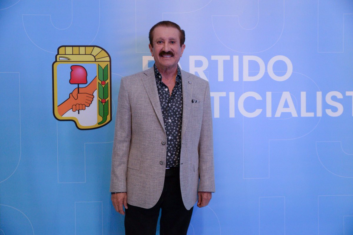 armandofcabrera's tweet photo. ACTO DE ASUNCIÓN • PJ NACIONAL

La compañera Cristina Fernández de Kirchner asumió la presidencia del PJ Nacional. 
#pj #pjnacional #juntaelectoralnacional #primerolapatria #todosunidos https://t.co/NA4ngLWSxN