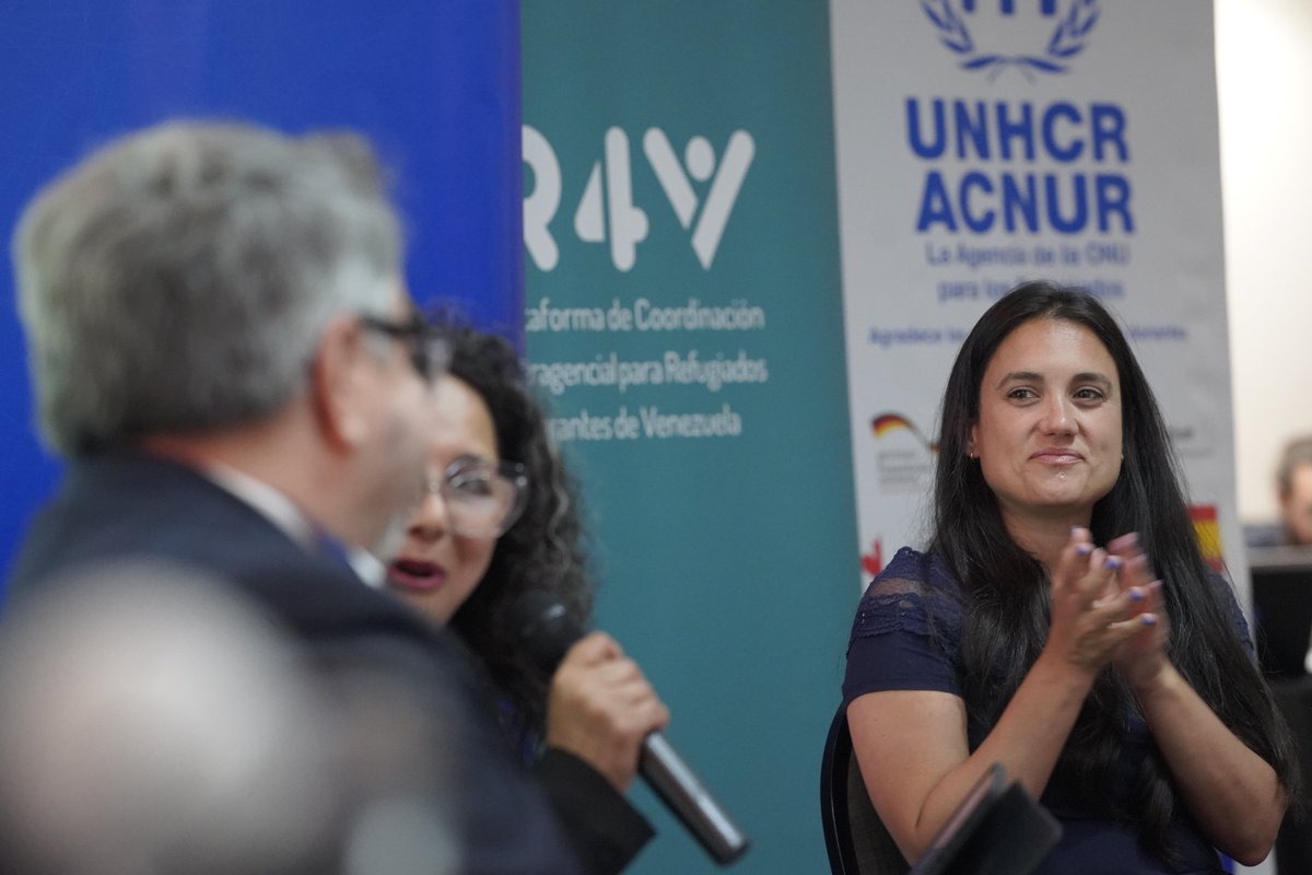 ACNURConoSur's tweet photo. Las organizaciones de la sociedad civil deben ser protagonistas en la búsqueda de protección y soluciones duraderas.  

Desde #ACNUR acompañamos el Encuentro Nacional de la Federación de Organizaciones Civiles de Venezuela - Argentina. https://t.co/i3wZCN3XlC