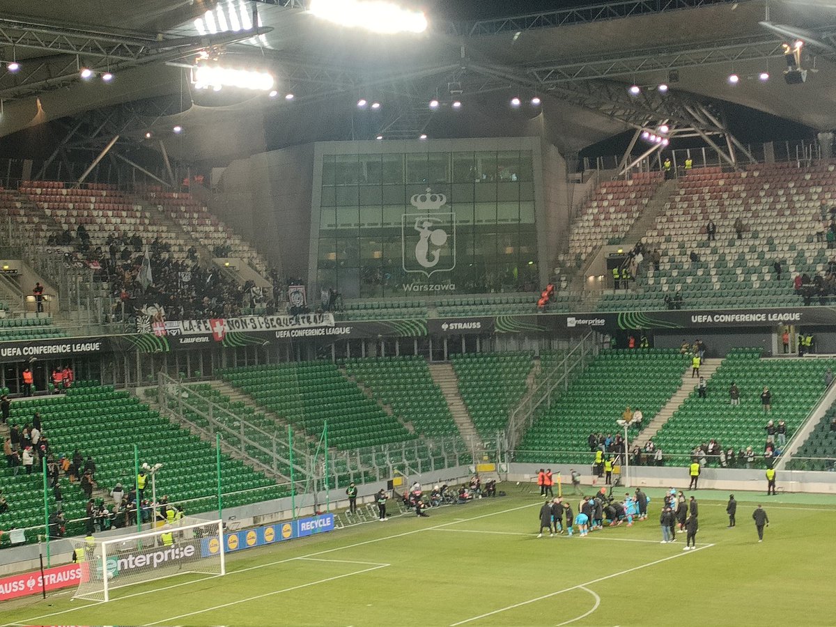 ATF_12_'s tweet photo. Koniec serii zwycięstw w Lidze Konferencji. Legia przegrała 1-2 ze szwajcarskim Lugano.
#meczing #LEGLUG #UECL z @RCygan93 https://t.co/IAJeAJhDJy