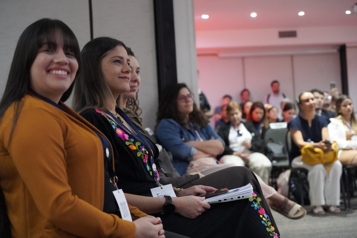 ACNURConoSur's tweet photo. Las organizaciones de la sociedad civil deben ser protagonistas en la búsqueda de protección y soluciones duraderas.  

Desde #ACNUR acompañamos el Encuentro Nacional de la Federación de Organizaciones Civiles de Venezuela - Argentina. https://t.co/i3wZCN3XlC