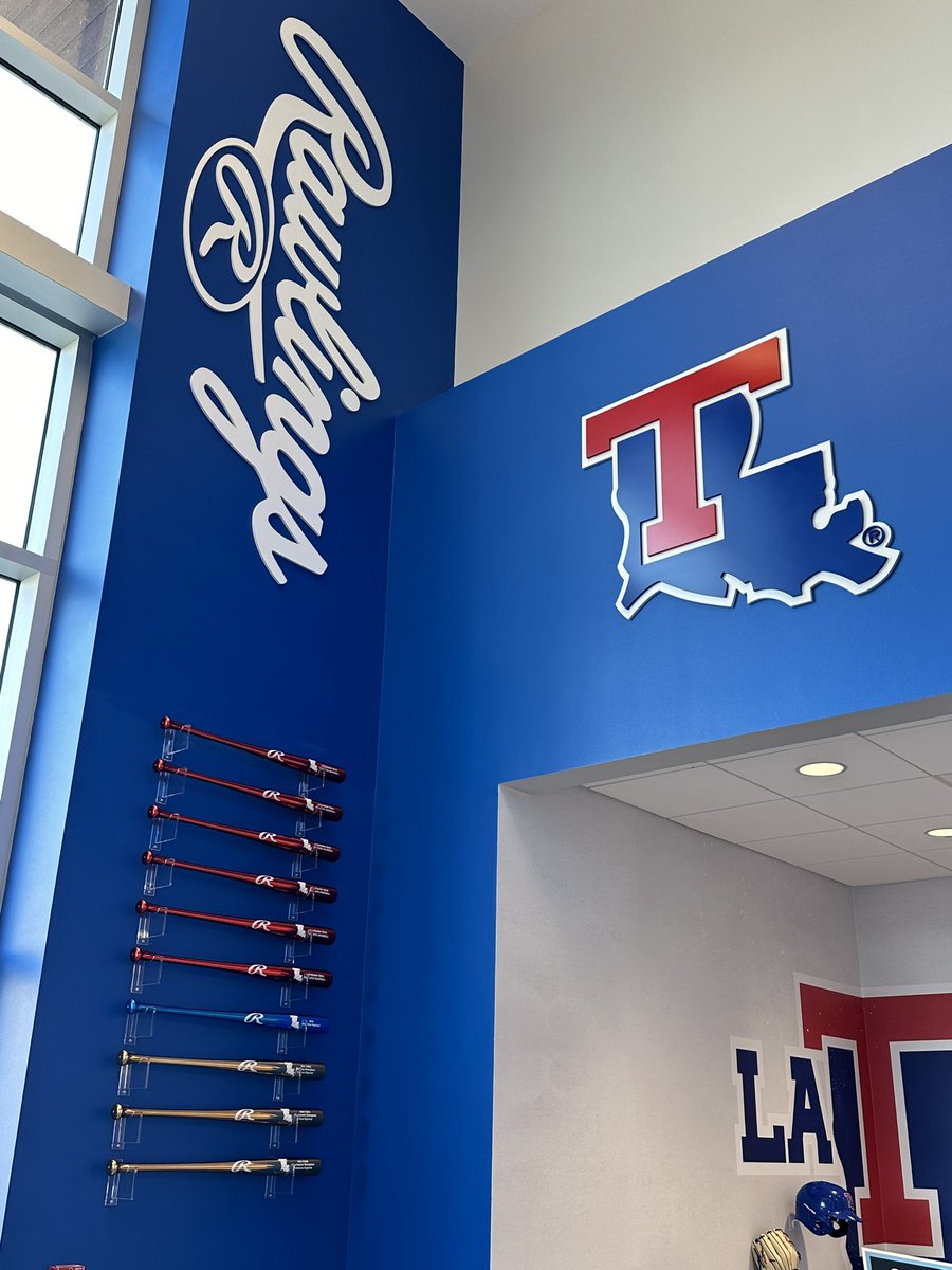 Diamond Dogs tweet media