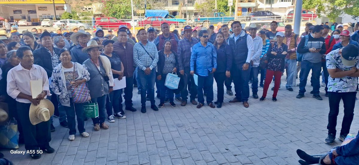 SoyPavelGaspar's tweet photo. 🌾🤝 Hoy en #AcatlánDeOsorio se entregó el Programa de Siniestros de Siembra, un apoyo clave para productores. 🚜✨ Gracias a quienes me representaron. 💚

 #CompromisoConElCampo #Puebla https://t.co/chrqsqdyry