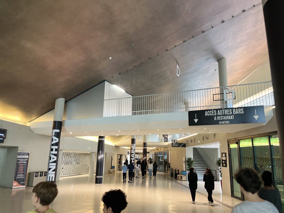 Très belle rencontre entre Hippolyte (acousticien de l’IRCAM) et les élèves de la 4e classe orchestre du ⁦<a href="/ClgMagellan/">Collège Magellan, Chanteloup-les-Vignes</a>⁩ cet après-midi à la Seine musicale. 🎉🎉🎉

Encore merci à Lélia MAURELLET, qui nous a organisé cet événement !🎉🎉🎉🎶