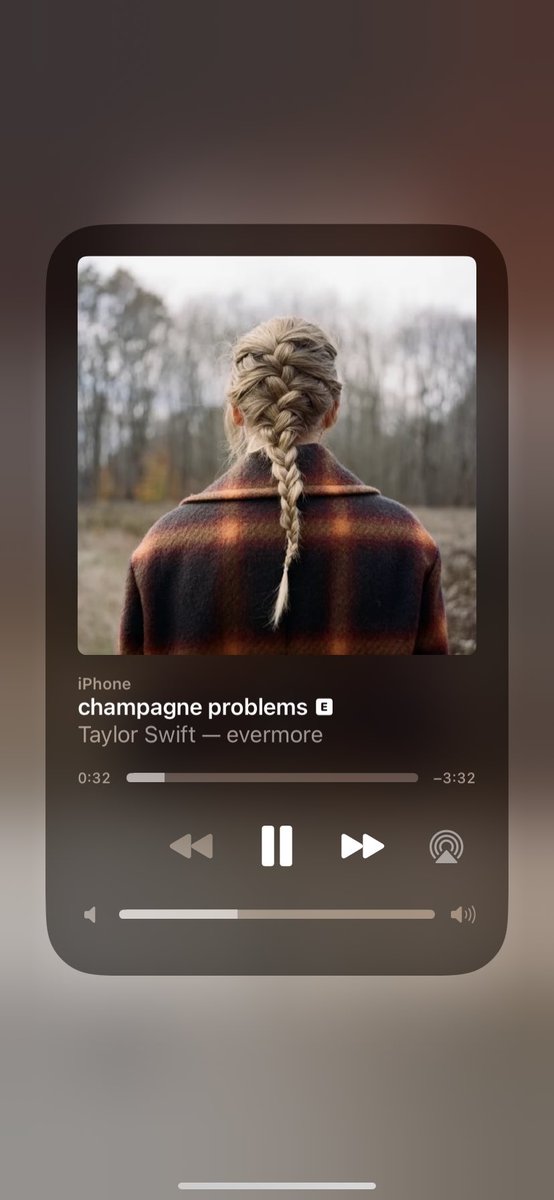 m1dniights's tweet photo. ieri era il compleanno dell’album che mi ha dato la mia canzone del cuore🤎 #4YearsOfEvermore https://t.co/Ngp8tN1yid