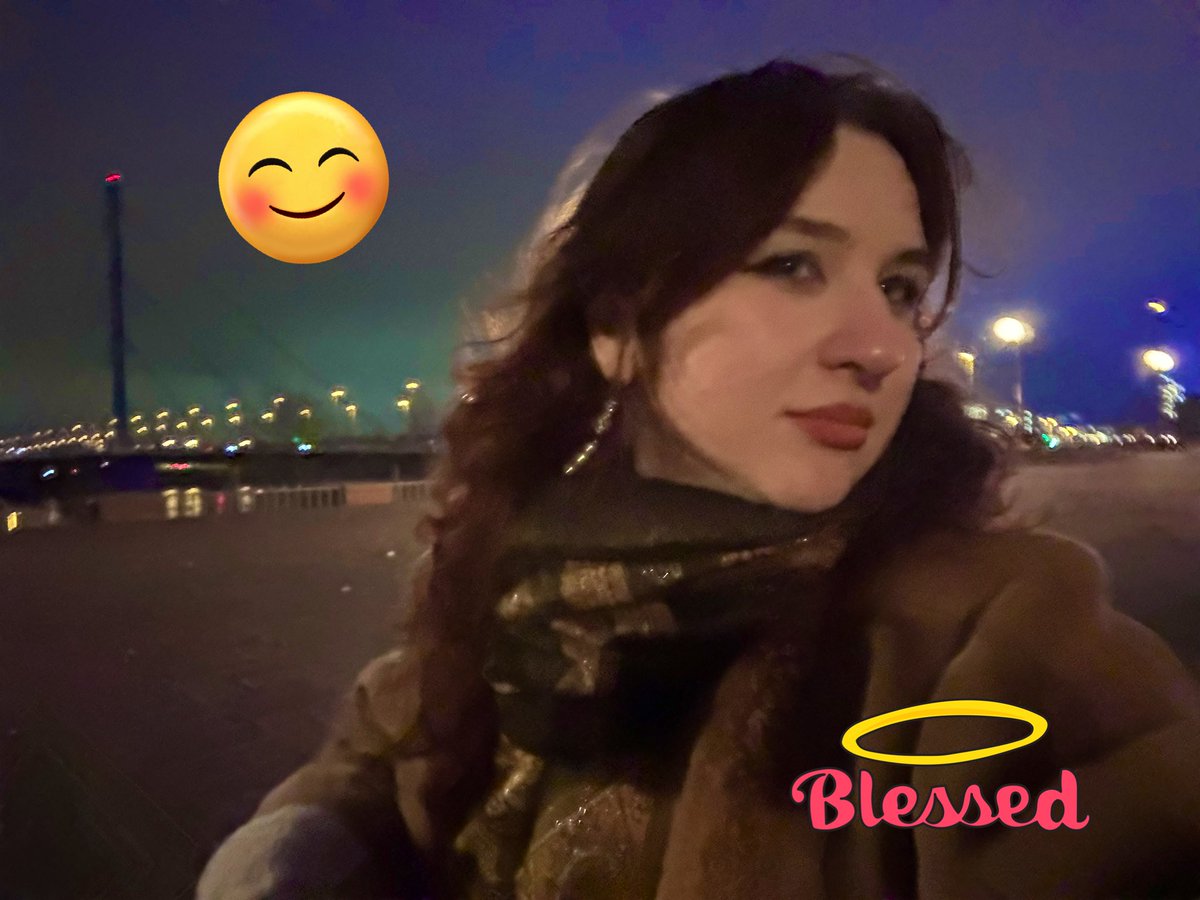 alisayeah_'s tweet photo. Galligrü aus dem schönen #düsseldorf 👋 (oder auch perle am rhein genannt 😉) https://t.co/cnUxf9gAhs