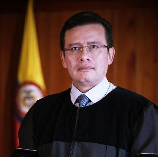 Este es Misael Rodríguez, magistrado de la Corte que en vez de darle curso a la denuncia instaurada en contra de Polo Polo, la detiene y exige a la JEP los nombres de los 6.402 falsos positivos.
No le son suficientes los 1934 que ya presentaron
Vaya cinismo de este malnacido.