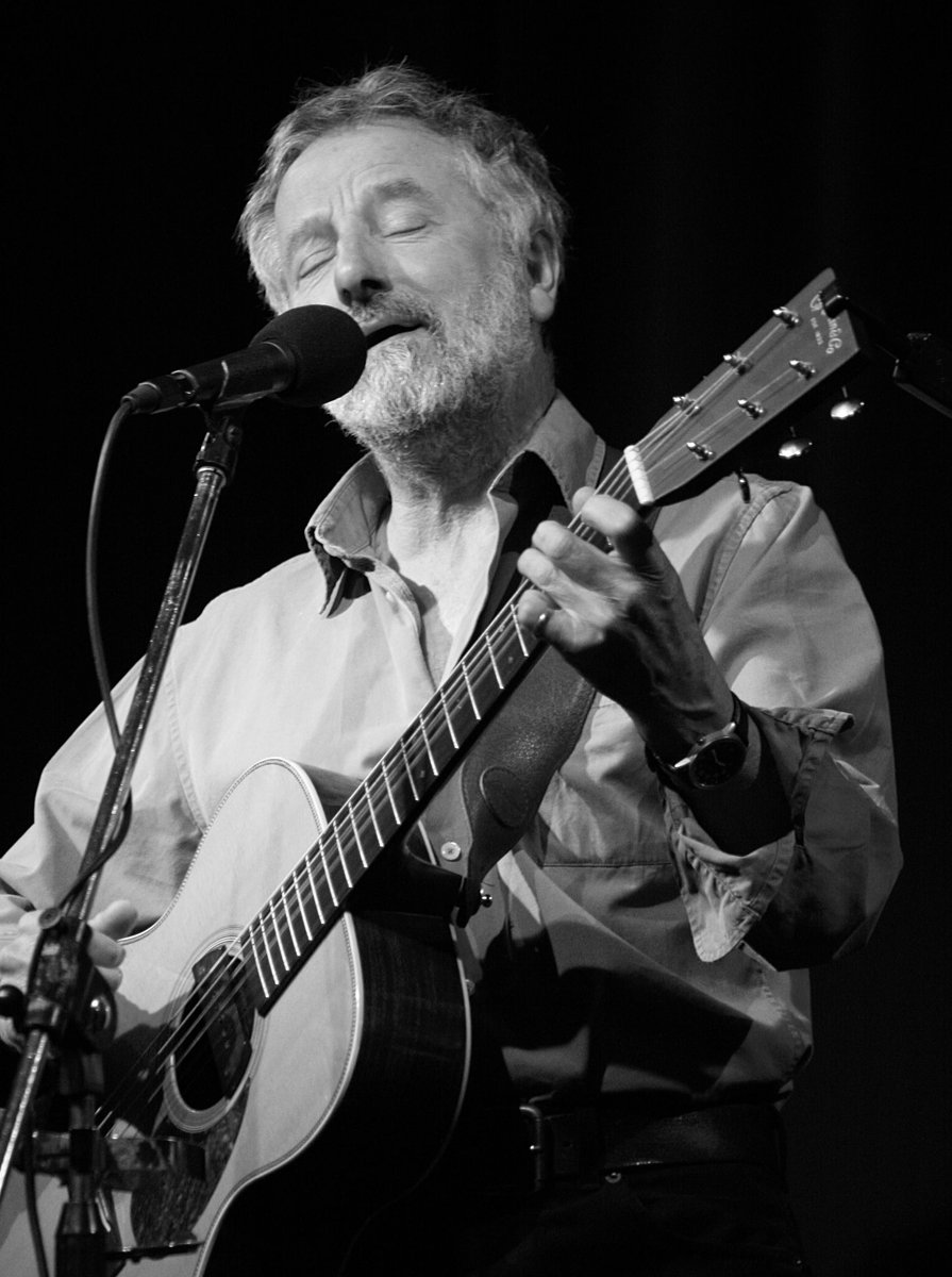 🎶 Warm up with us this January at a night of live acoustic music! 

Join legendary guitarist Robbie McIntosh, soulful vocalist Lucy Watkins &amp; special guest Ken Watkins for an intimate evening of folk, country, blues &amp; jazz.  

📅 Sat 18th Jan
⏰ 7.30pm  

shirehalldorset.org/events/an-even…