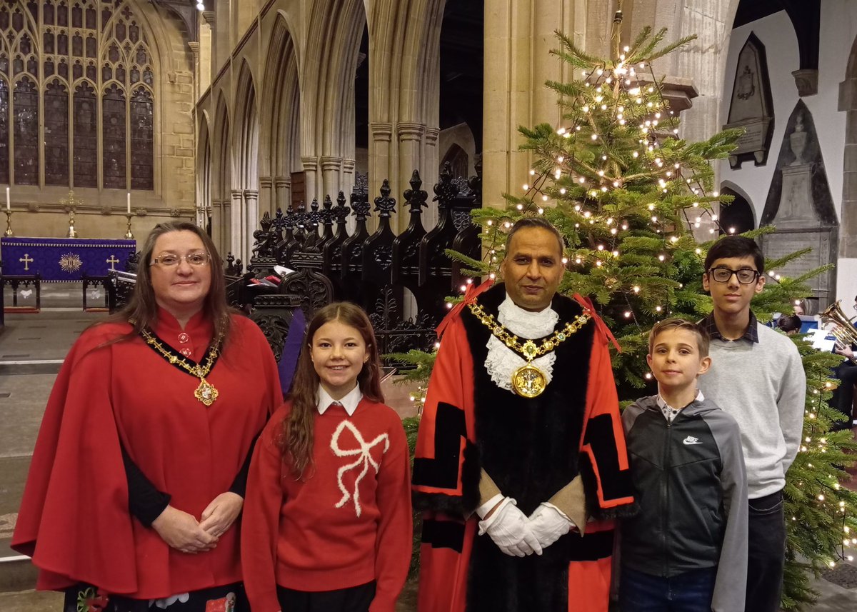 Saima Butt RYS (@ryssaima) on Twitter photo Fantastic evening tonight at the Mayor's Christmas civic service <a href="/RochdaleStChads/">St Chad's Rochdale</a> with Rochdale's MYP Hussain & Rochdale's Children's Champions Harry & Maisie!
<a href="/RochdaleMayor/">The Mayor Of Rochdale</a>
<a href="/RochdaleYouthie/">RochdaleYouthService</a> Fantastic evening tonight at the Mayor's Christmas civic service <a href="/RochdaleStChads/">St Chad's Rochdale</a> with Rochdale's MYP Hussain & Rochdale's Children's Champions Harry & Maisie!
<a href="/RochdaleMayor/">The Mayor Of Rochdale</a>
<a href="/RochdaleYouthie/">RochdaleYouthService</a>