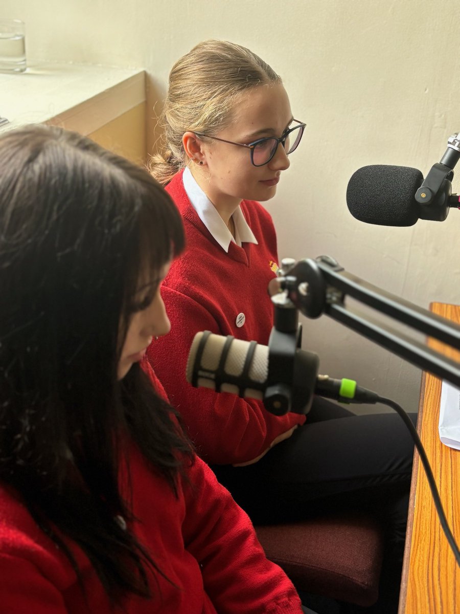 The #shsspodcast featuring Skibbereen historian, Gerald O’Brien, is up! 
Perfect for social history lovers…
Thanks to Maya and Lauren for leading the podcast and to Flux Learning Ltd and <a href="/BellCaragh/">Caragh Bell</a> for producing. 

Listen: 

open.spotify.com/episode/3FkHQn…