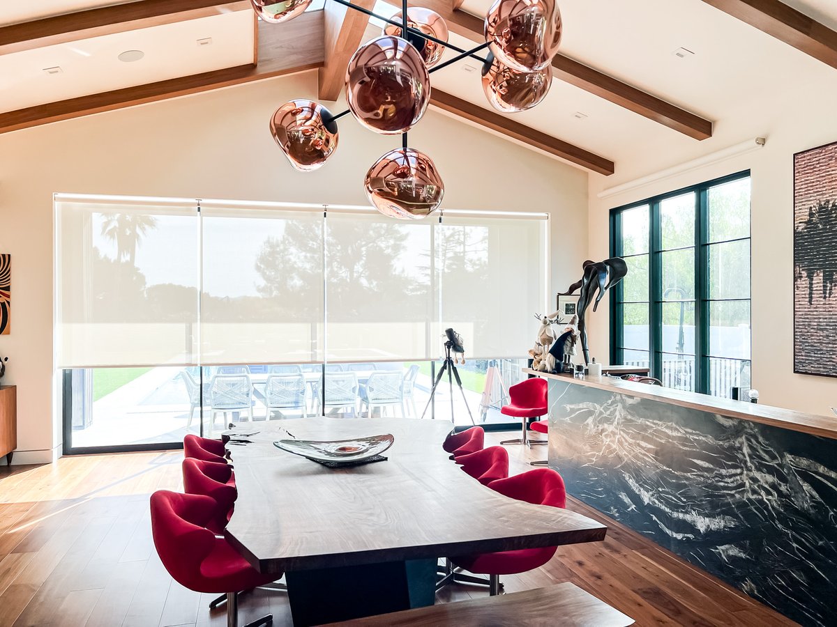 SuperiorShades's tweet image. Capture The Magic Of Natural Light Without The Glare. Let Your Space Shine With Light-Filtering Roller Shades.

Design By @plugitinsystems 
.
.
.
#rollershades #lightfiltering #windowcoverings #superiorshades #superiorromanshades #superiorwindowcoverings