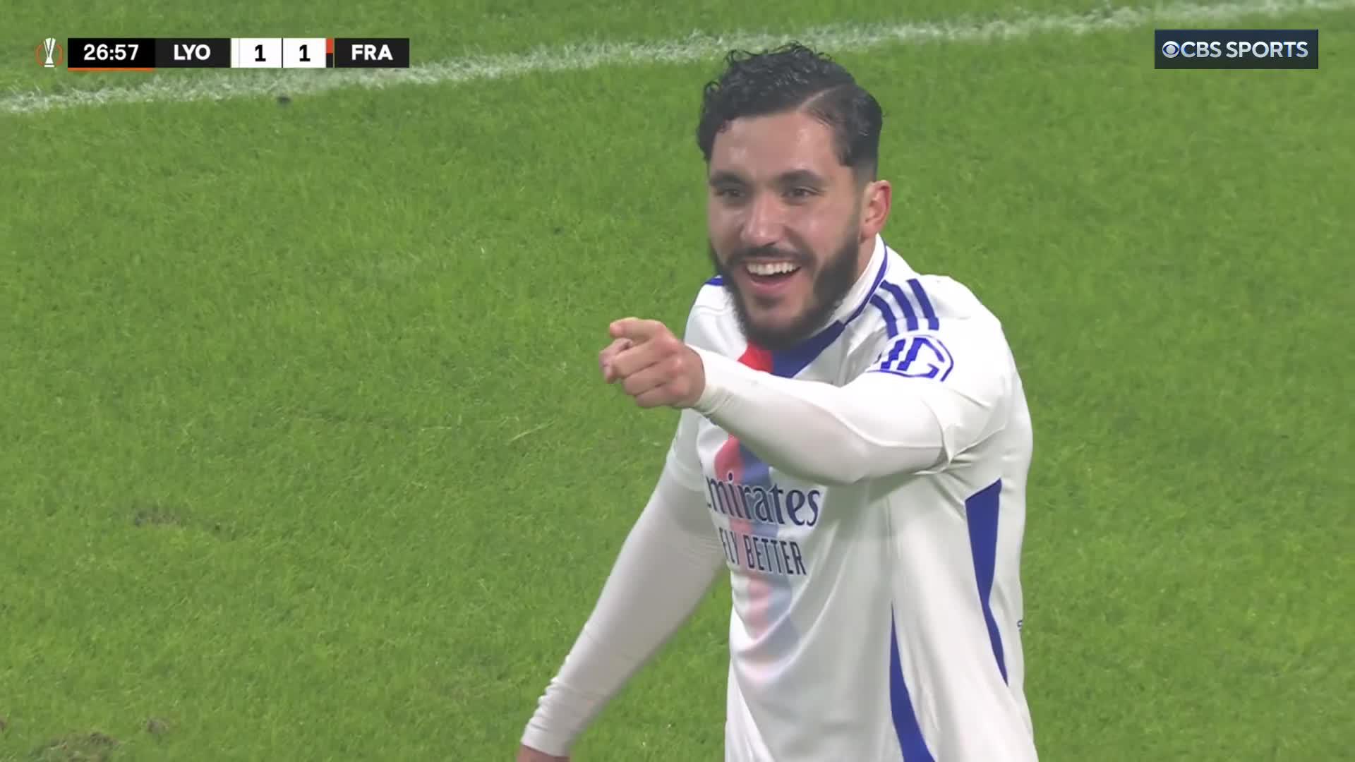 Corentin Tolisso’s long range strike takes a deflection off teammate Rayan Cherki and bounces in for Lyon! 😳