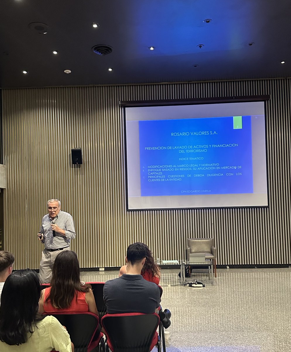 MAVSAOficial's tweet photo. 🤓 En la mañana de hoy se realizó la Capacitación Anual de "Prevención del Lavado de Activos y Financiamiento del Terrorismo (PLAFT)", organizada por #ROSVAL, empresa de Grupo #MAV.

La exposición estuvo a cargo de Edgardo Varela, especialista y asesor en PLAFT.