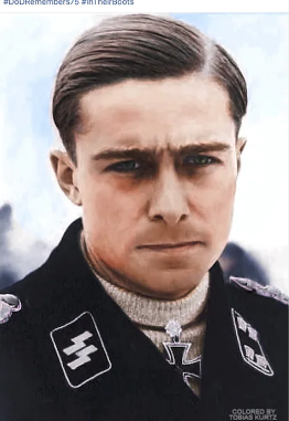 D88PB's tweet photo. @JavierKD1537 Me encanta esta pelicula por la pequena historia los productores de #Hollywood pidieron fotos al principal protagonista oficial en la pelicula bueno el caracter era el Standartenführer Jochen #Peiper del 1 kampfgruppe y no lo que vemos la magia de Holywood https://t.co/AxR3JZe7d8