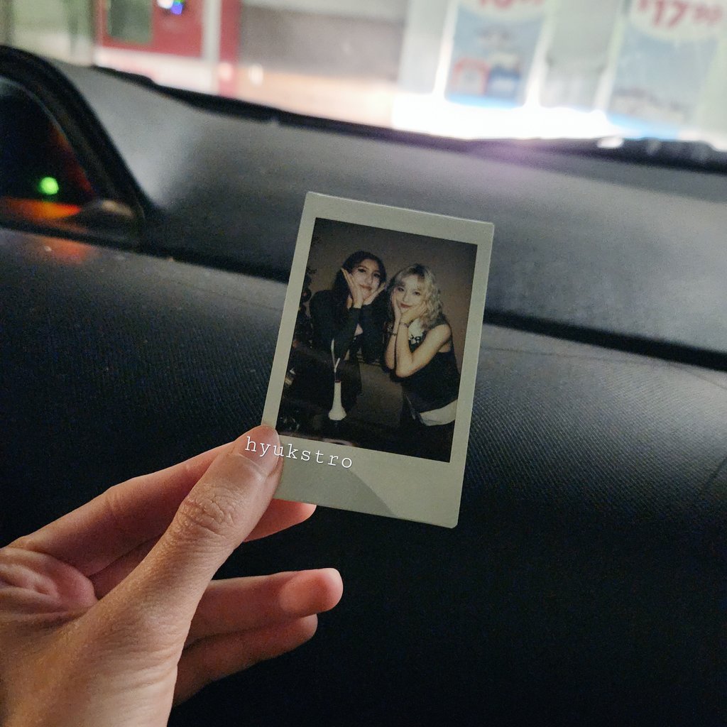 hyukstro's tweet image. my moon sua snapshot 
I was so starstruck but she was so sweet (she looked so unreal up close i immediately told her she was so pretty)
 #BILLLIEinGRANDAMERICA #billlieintucson #moonsua #snapshot @Billlieofficial