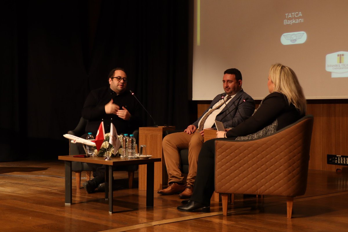 ticarethava's tweet photo. Hava Trafik Panelimizden kareler. Değerli konuklarımız Doğan Yiğit ve Süreyya Arda Ekim'e teşekkür ederiz. 
#ticarethava #aviation https://t.co/Vk2U1zv9d0