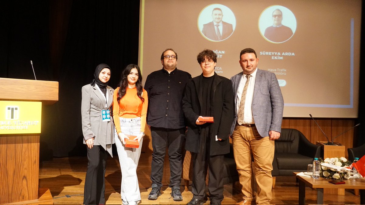 ticarethava's tweet photo. Hava Trafik Panelimizden kareler. Değerli konuklarımız Doğan Yiğit ve Süreyya Arda Ekim'e teşekkür ederiz. 
#ticarethava #aviation https://t.co/Vk2U1zv9d0