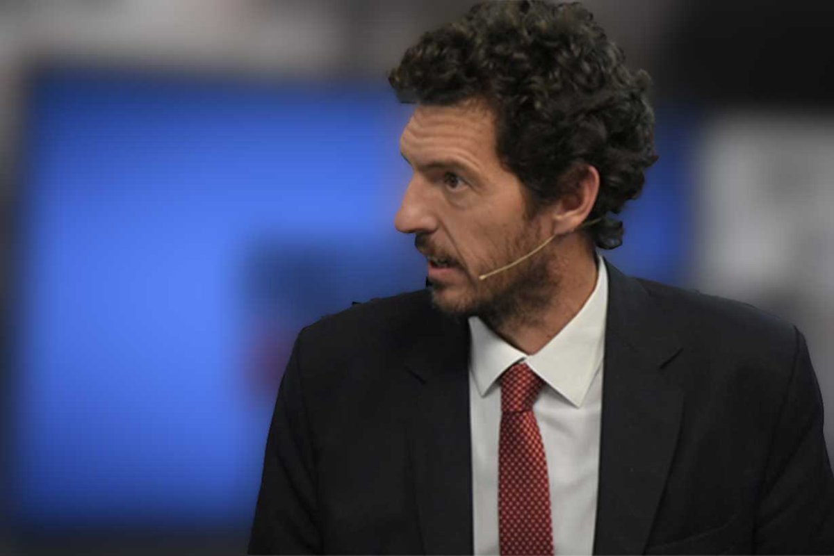 El fiscal que investiga a Kueider en Concordia 📌 | #EnelDosMilTambién

Se trata de una causa por enriquecimiento ilícito al detectar “su evolución patrimonial y del círculo cercano, los ingresos, egresos e inversiones”, aseguró el fiscal José Arias.

🔴 costa.parana.gob.ar/envivo-radio