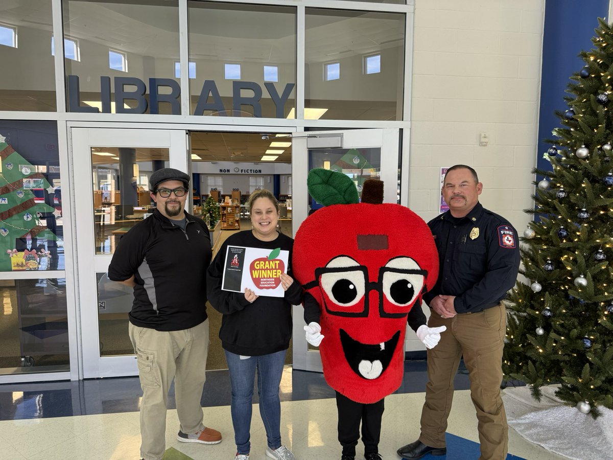 NISDJefferson's tweet photo. Congratulations Mrs. Alvarez! https://t.co/JMNT7VIG1C