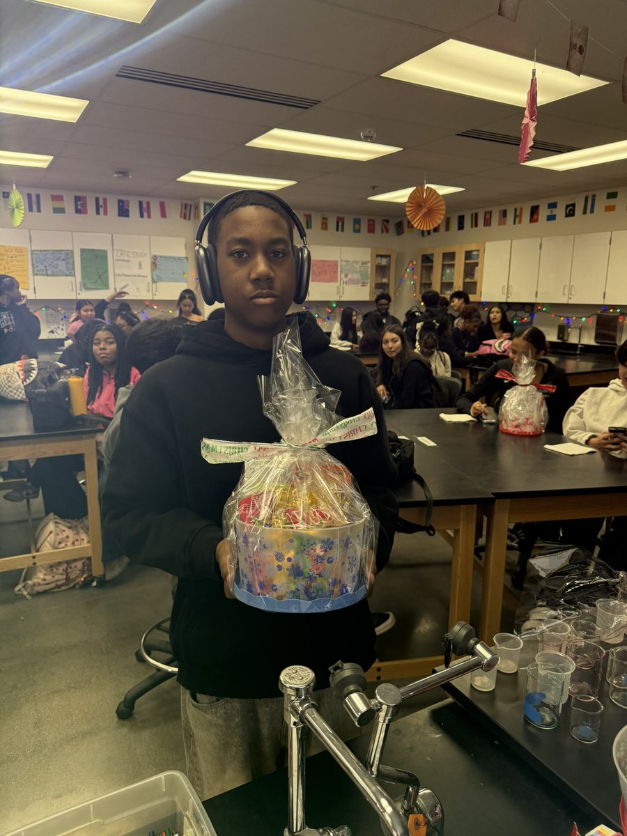 BSU Meeting today!! Congrats to the gift basket winners who knew facts about KWANZA 🤎💜🤎💜🤎💜