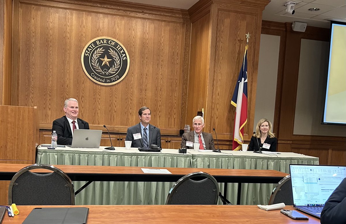 The 15th Court of Appeals (&amp; ⁦<a href="/dtoddsmith/">D. Todd Smith</a>⁩) sitting en banc for the Business Disputes CLE. ⁦<a href="/farris_april/">April Farris</a>⁩ ⁦<a href="/ScottKingField/">Scott Field</a>⁩