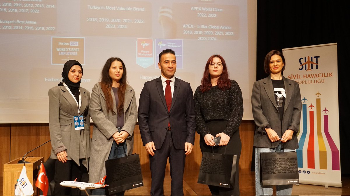 ticarethava's tweet photo. Bayrak Taşıyıcı Hava Yolu: Türk Hava Yolları Panelimizden kareler. Değerli konuğumuz İbrahim Hünkar Han Çelikhatiboğlu'na teşekkür ederiz.

#ticarethava #aviation @TurkishAirlines https://t.co/Uuzg8sIm3r
