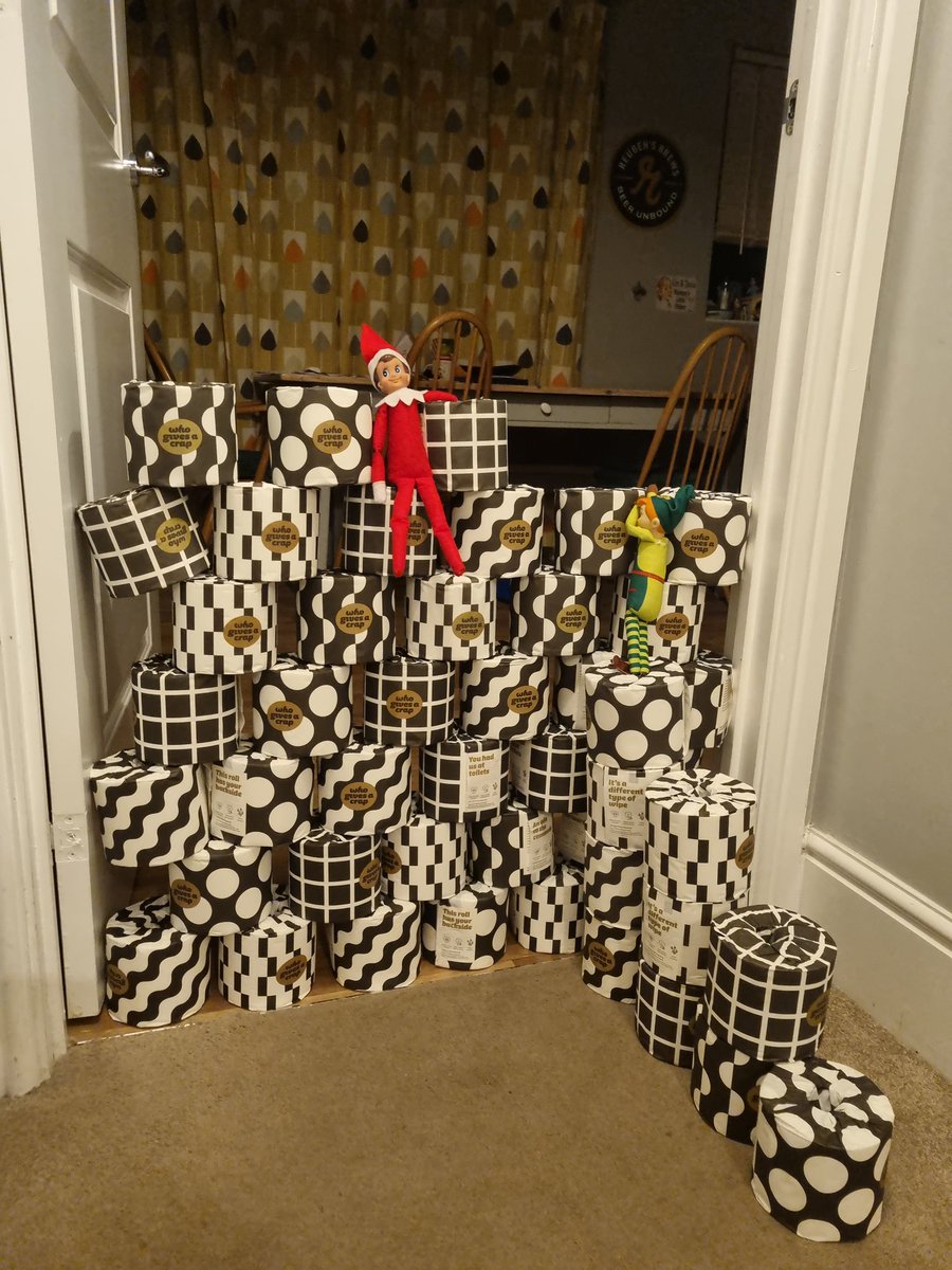 RachelOffWhite1's tweet photo. Those pesky elves @WhoGivesACrapTP https://t.co/sykFuN0OsZ