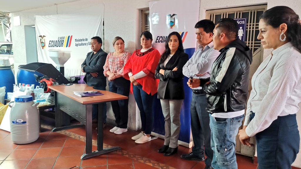#Azuay | En coordinación con <a href="/elecaustro/">Elecaustro</a>, realizamos la entrega de insumos destinados a proyectos agropecuarios en los GAD Checa y Chiquintad, como parte de las acciones del <a href="/cmt_machangara/">Comite Machángara</a>. Trabajamos juntos para fortalecer la producción local y promover el desarrollo sostenible