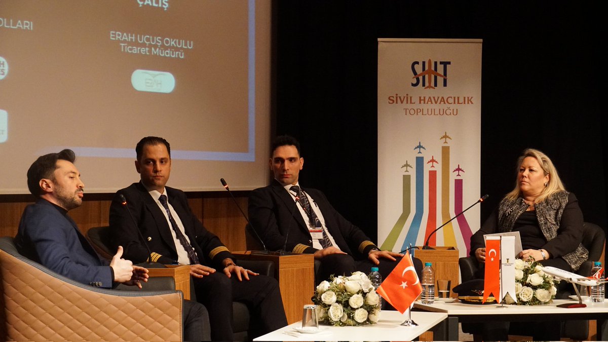 ticarethava's tweet photo. Pilot Panelimizden kareler. Değerli konuklarımız Gökhan Özkamer, Taha Sabri Savaş ve Yusuf Çalış'a teşekkür ederiz.
#ticarethava #aviation https://t.co/tEsCVtI6Q3