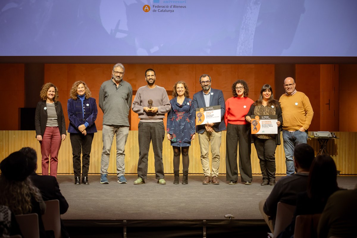 kdecomunicacion's tweet photo. Entre el guardonats es troba el projecte “Comunitats Rurals Queer” del @CCampdevanolenc i l’espectacle “FOS” de l’@EsbartMaragall. https://t.co/qqljnUD9we