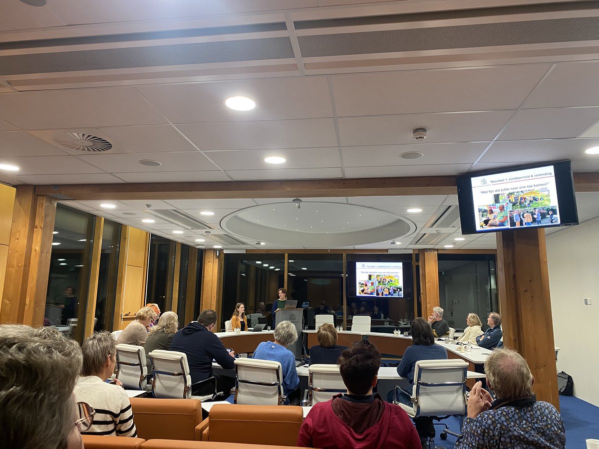 Vanavond hadden we een raadsbijeenkomst over #gebiedsgerichtwerken. Een werkwijze in de <a href="/gembrummen/">Gemeente Brummen</a> waarbij we op buurtniveau met inwoners in gesprek gaan en kijken welke uitdagingen er liggen op het fysieke en het sociale domein. Mooie manier om de #stillemeerderheid te bereiken