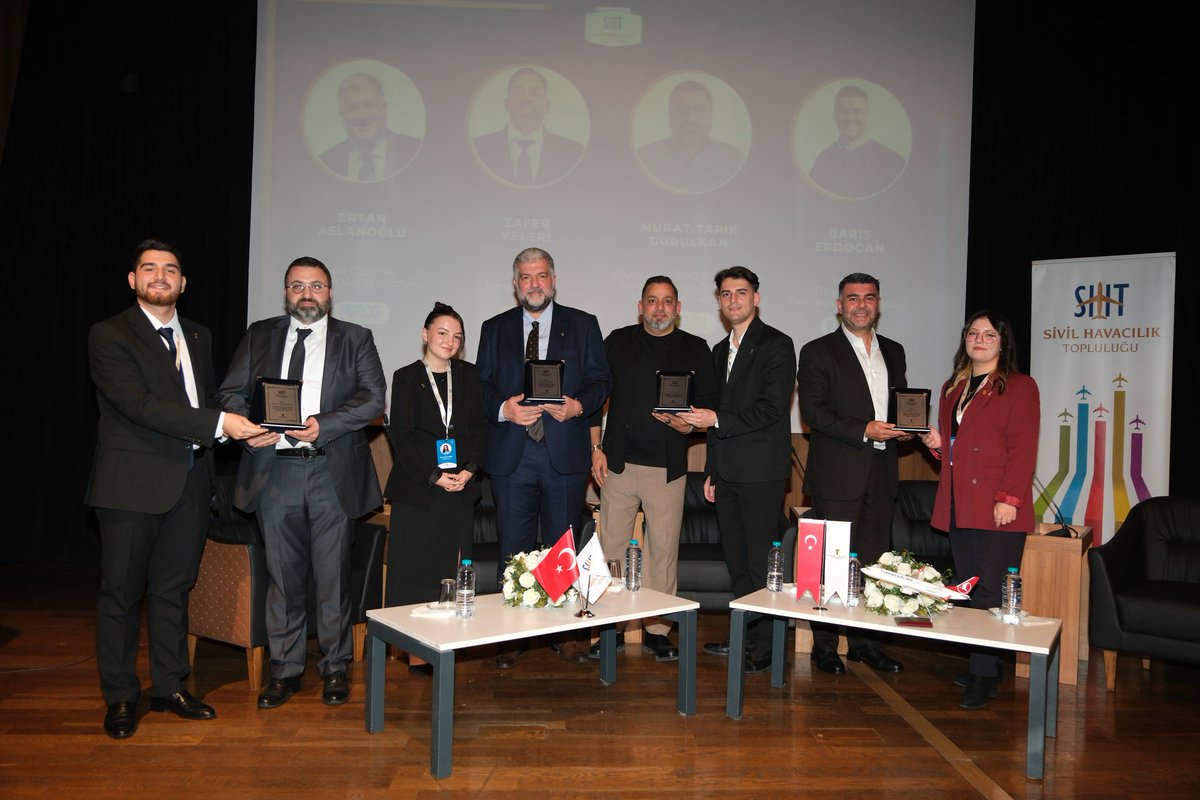 ticarethava's tweet photo. Kargo Panelimizden kareler. Değerli konuklarımız Ertan Aslanoğlu, Zafer Yeleri, Murat Tarık Gurulkan ve Barış Erdoğan'a teşekkür ederiz. 
#ticarethava #aviation https://t.co/Pp6pIFg2lH