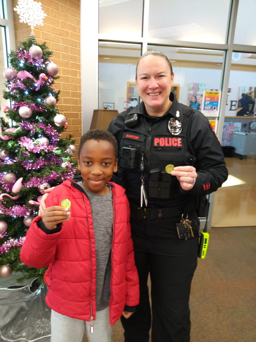 sgstapel's tweet photo. The members of One of a Kind, HME's kindness committee, have been hard at work this week encouraging our campus to participate in "12 Days of Kindness."  On Wednesday, they passed out kindness coins at carpool and around campus to help spread kind words of affirmation! #HMEproud https://t.co/mpeeTwq24P