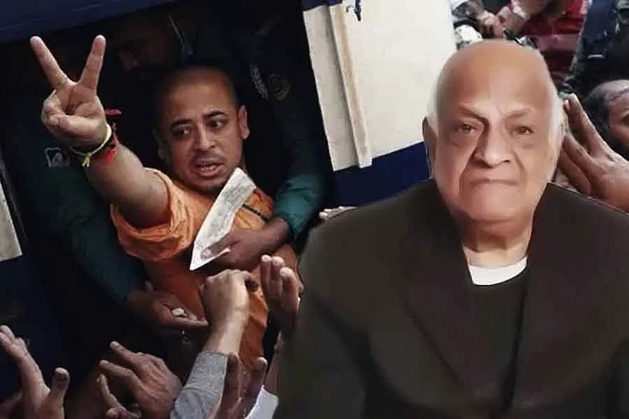 I spoke to Chinmoy Prabhu today, I was with him for 25-30 minutes, he is fine but he said my body is not very good, when I was leaving, his eyes were teary, tears in his eyes. Advocate Rabindra Ghosh.
#FreeChinmoyKrishnaDas 
#JusticeForChinmoyPrabhu 
#SaveBangladeshiHindus <a href="/hrw/">Human Rights Watch</a>