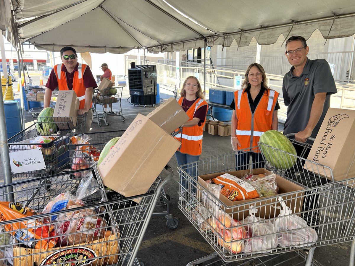 ASU_SGSUP's tweet photo. We're proud to partner with @StMarysFoodBank! 🤝 Using geospatial insights, we’re tackling food insecurity and improving resource access for Arizona communities. Learn more: https://t.co/DdWNGyysLP

#ASU #FoodInsecurity #GIS #Geography #FoodAccess #StMarysFoodBank https://t.co/PviGgsdZXO