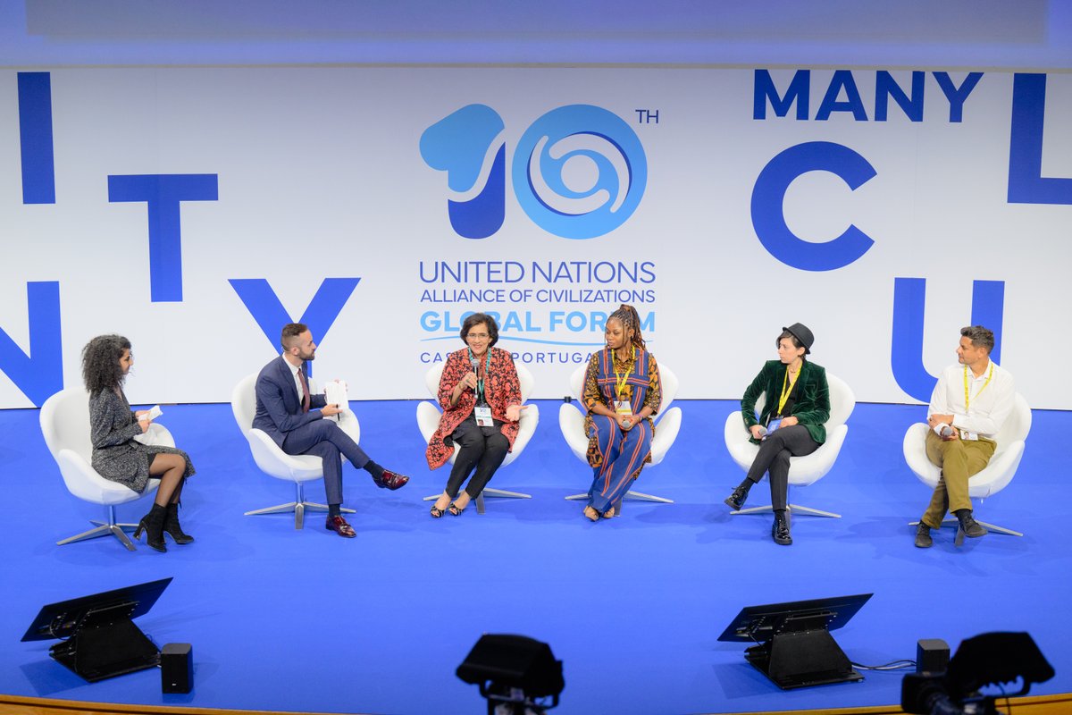 Pluralplus's tweet photo. @MiguelMoratinos @UNAOC @IOMatUN @PLiljert @UNmigration @ChinhIndiaFF @HamptonsFilm @paleycenter @SIGNIS @videomaker @Rza_Aliyev_ @NizamiGanjaviIC 🤝 Before announcing the #PLURALplus24 International Jury Recognitions, jury members @RashmiLamba3, @charityekezie_, @DarinSallam &amp; Paul Choy, joined us in Cascais 🇵🇹 to stress the importance of amplifying youth voices in addressing current social issues through medium of film🎞️. https://t.co/q6aY3gCrgH
