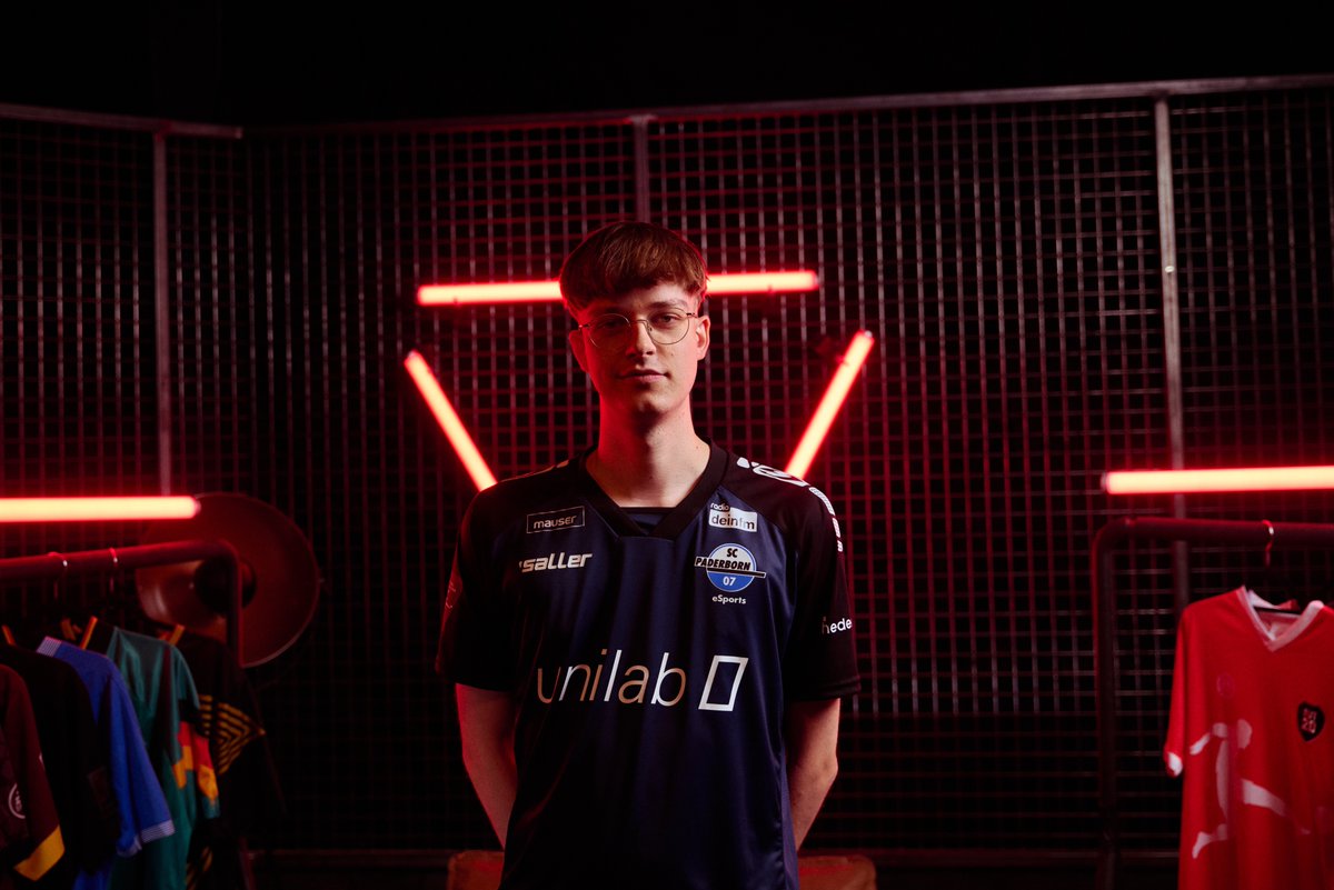 vbl_official's tweet image. Gerechtes Remis! 🤝

@Diviners_ behält die Nerven und entscheidet das dritte Spiel für sich 😮‍💨

Somit teilen sich der 1. FC Magdeburg und der SC Paderborn die Punkte ⚽️🎮

#VBLCC #WOWVBL #VirtualBundesliga