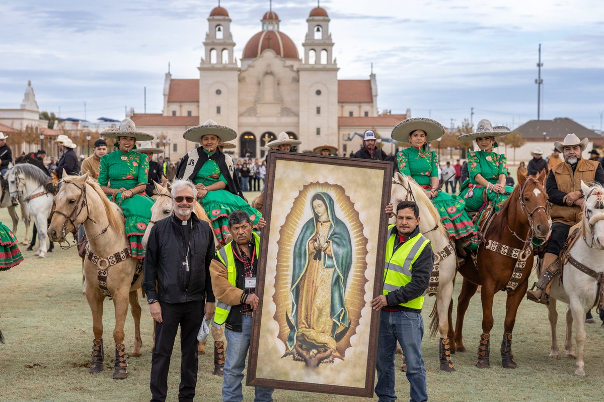A Happy and Blessed Feast of Our Lady of Guadalupe! #QueViva