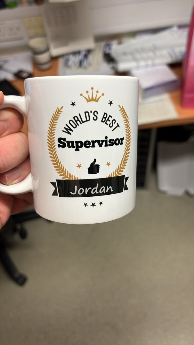 One of our first year student nurses brought me a lovely heartwarming gift and states she has learned so much from our ward on gastro.  Thank you so much you showed our patients excellent care. I wish you all the best. ☺️