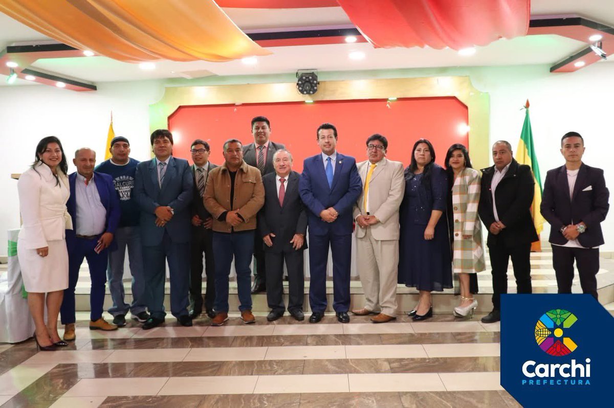 CarchiPrefectur's tweet photo. #DeporteBarrial ⚽ | Participamos en la posesión de la nueva directiva de Fedeligas Carchi, liderada por el Dr. Jaime Hurtado. Quienes reconocieron a nuestro Prefecto #JulioRobles por su apoyo al deporte barrial.

¡En unidad siempre! 

#JulioRoblesPrefecto
#LaNuevaPrefectura https://t.co/LVHvYSswah