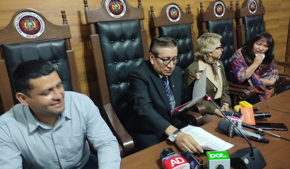 eldiabolivia's tweet photo. TCP prorrogado rompe el silencio y denuncia que sufre “campaña de desprestigio”
Conoce toda la información >> https://t.co/HAsRRxINlh

#ElDíaBolivia #TCPBolivia #MagistradosProrrogados #Desprestigio https://t.co/GeLcPa03iv
