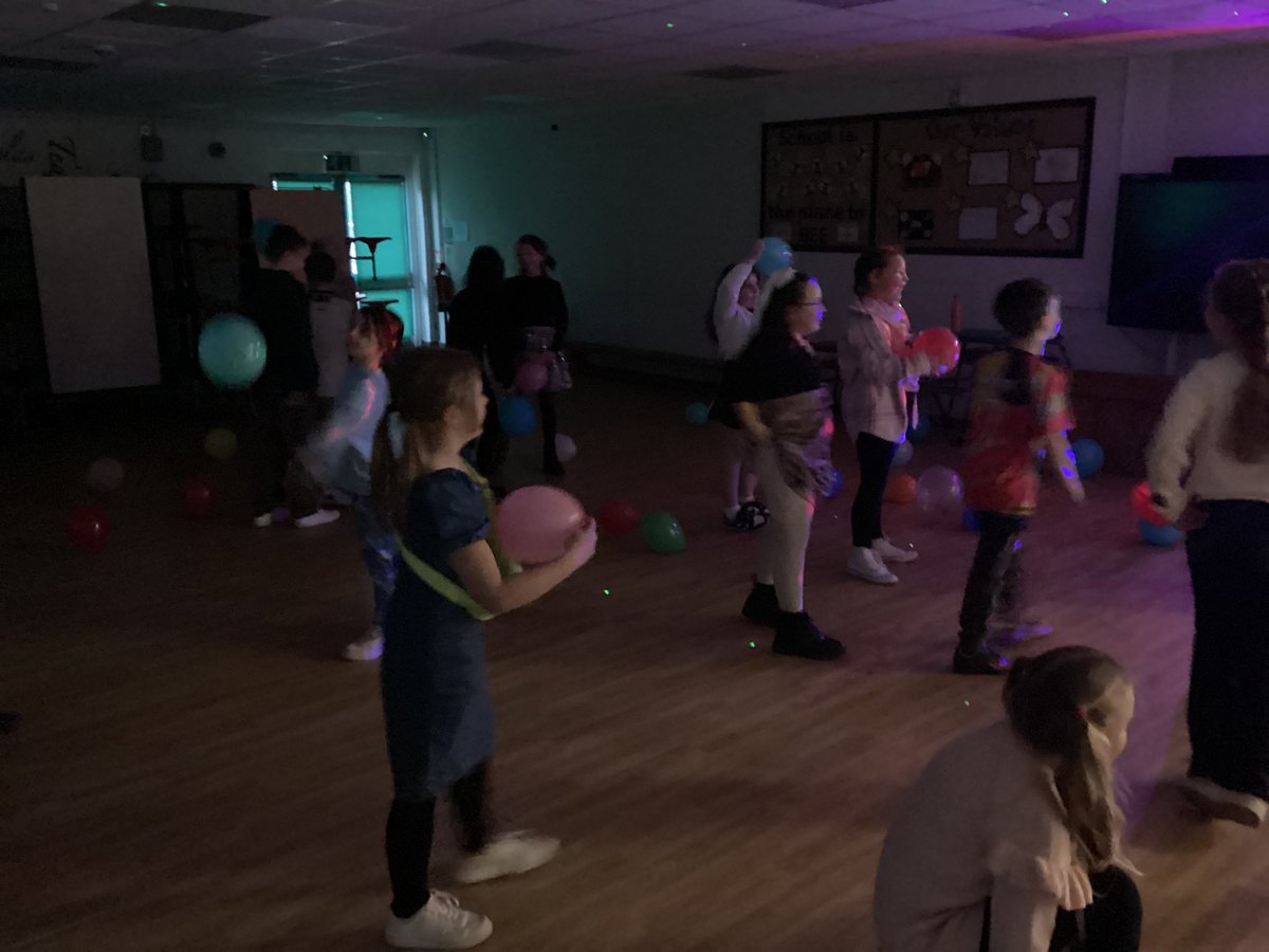 Dosbarth Cedar tweet media