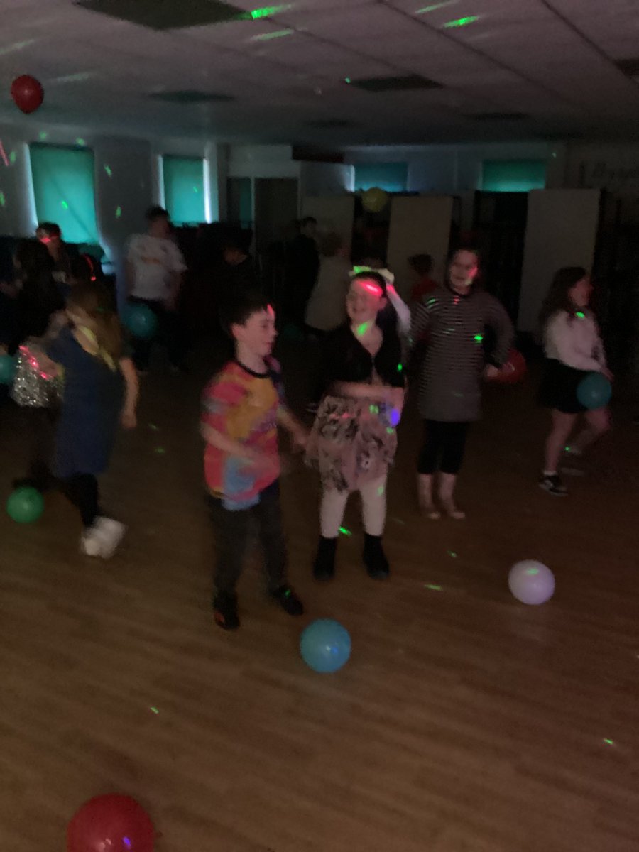 Dosbarth Cedar tweet media