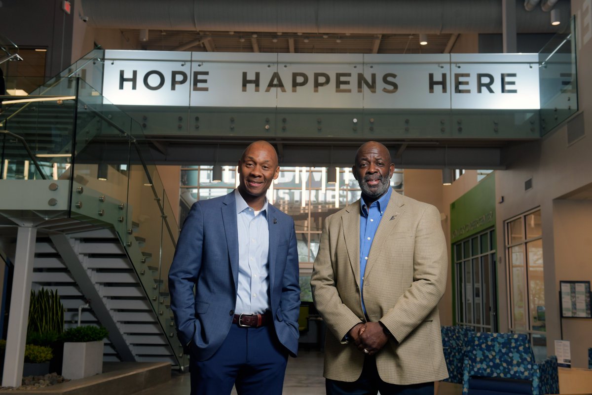 EKUalums's tweet image. EKU alums DeVone Holt (’95) & Emery Lee (’87 ’92) are transforming West Louisville! 💼✨
Their $170M Norton Healthcare Goodwill Opportunity Campus brings the area’s 1st hospital in 150+ yrs & resources for health, education & hope.
More: go.eku.edu/HoltLee