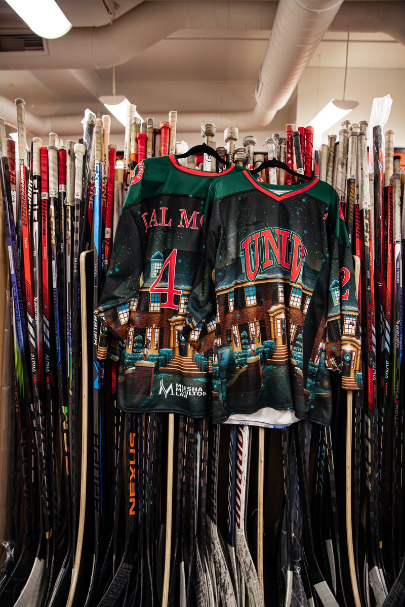 UNWRAPPING THIS WEEKEND’S THREADS 🎁☃️

Catch our “Home Alone” INSPIRED specialty jerseys on the ice‼️ After years of waiting, suit up for the holidays &amp; BID here ⬇️

32auctions.com/rebelhockey