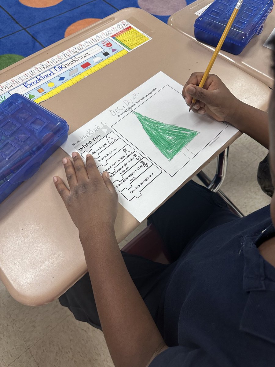 LabbHogg's tweet photo. Hour of Code @HESLancaster 
2nd grade Hatley is coding a Christmas tree!
#CSatHoustonElem https://t.co/kOrMIeoV0h